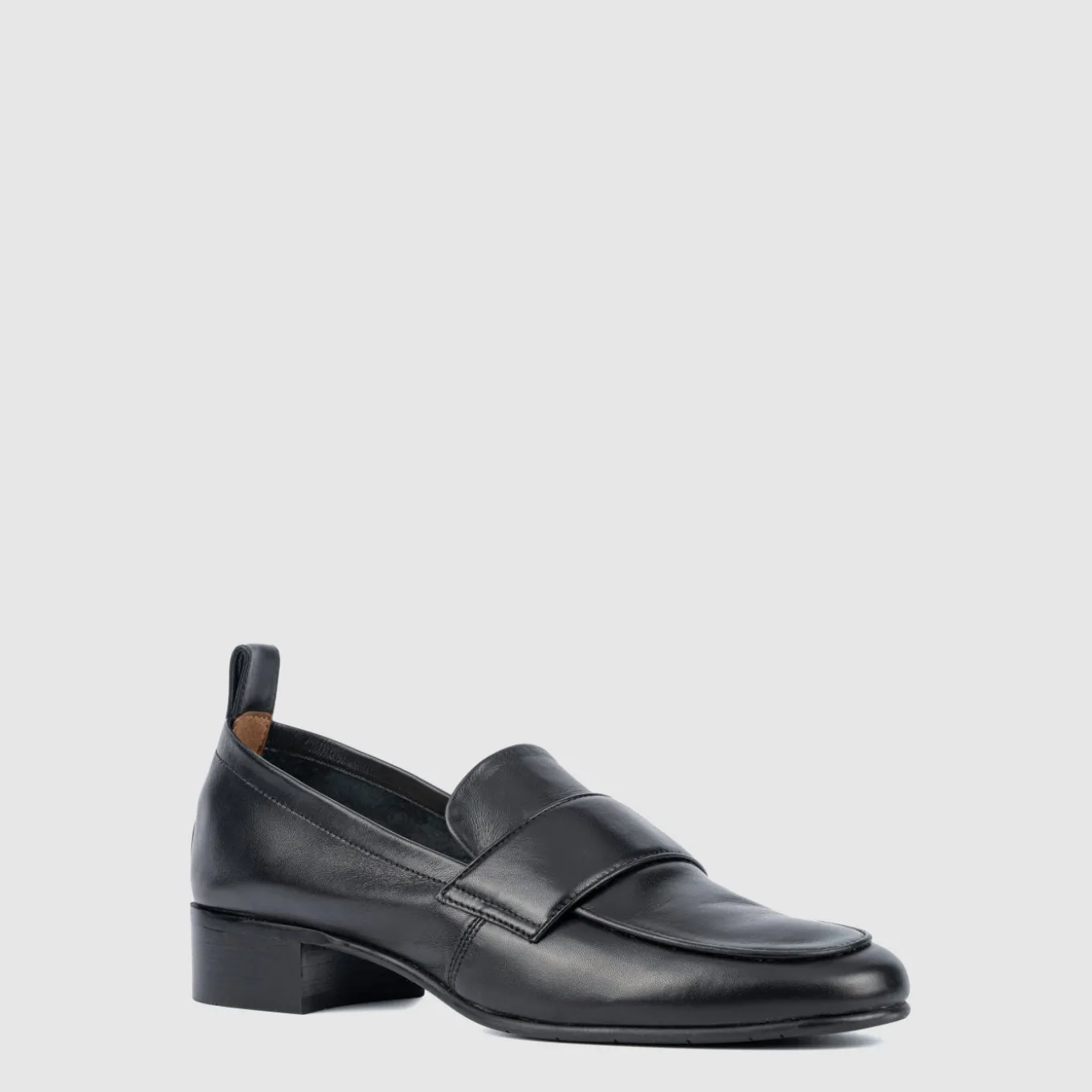 shivani_1-1.webp Cheap Aquatalia Shivani Black